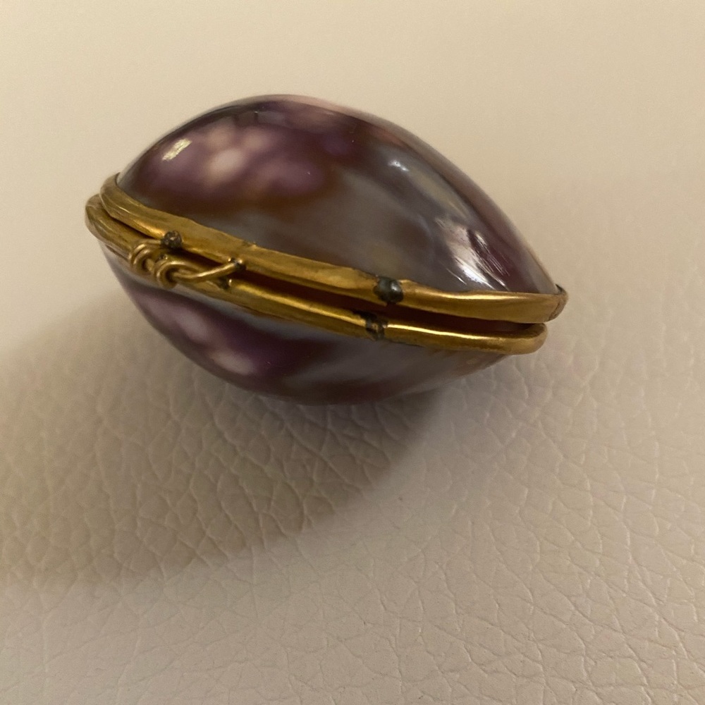 Purple cowrie Seashell Coin Purse Pill Case Trinket Holder - Picture 4 of 5